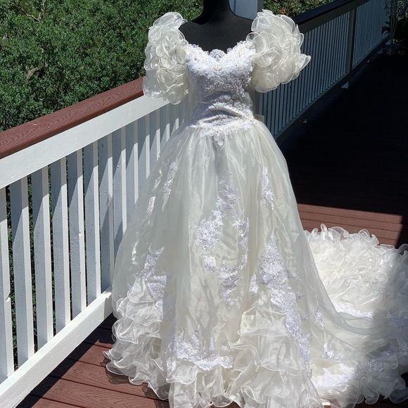 San Martin Vintage 80’s Wedding Dress and‎ Veil - Picture 8 of 17